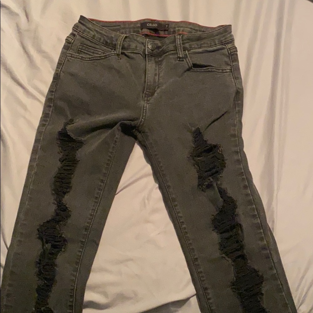 Black distressed skinny jeans